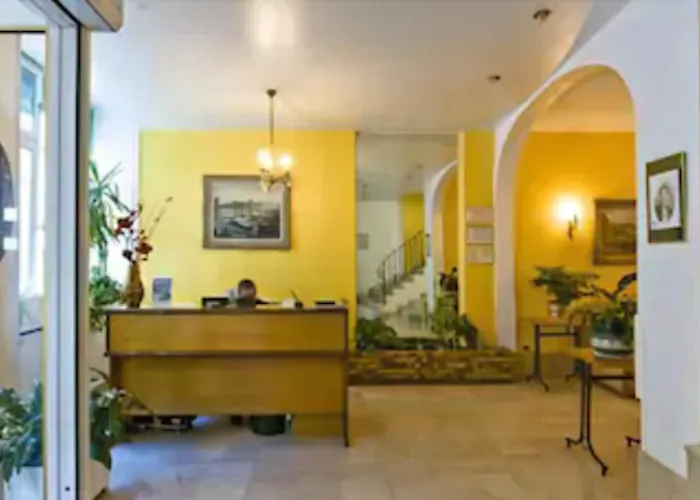 Hotel Cluny Sorbonne Parigi